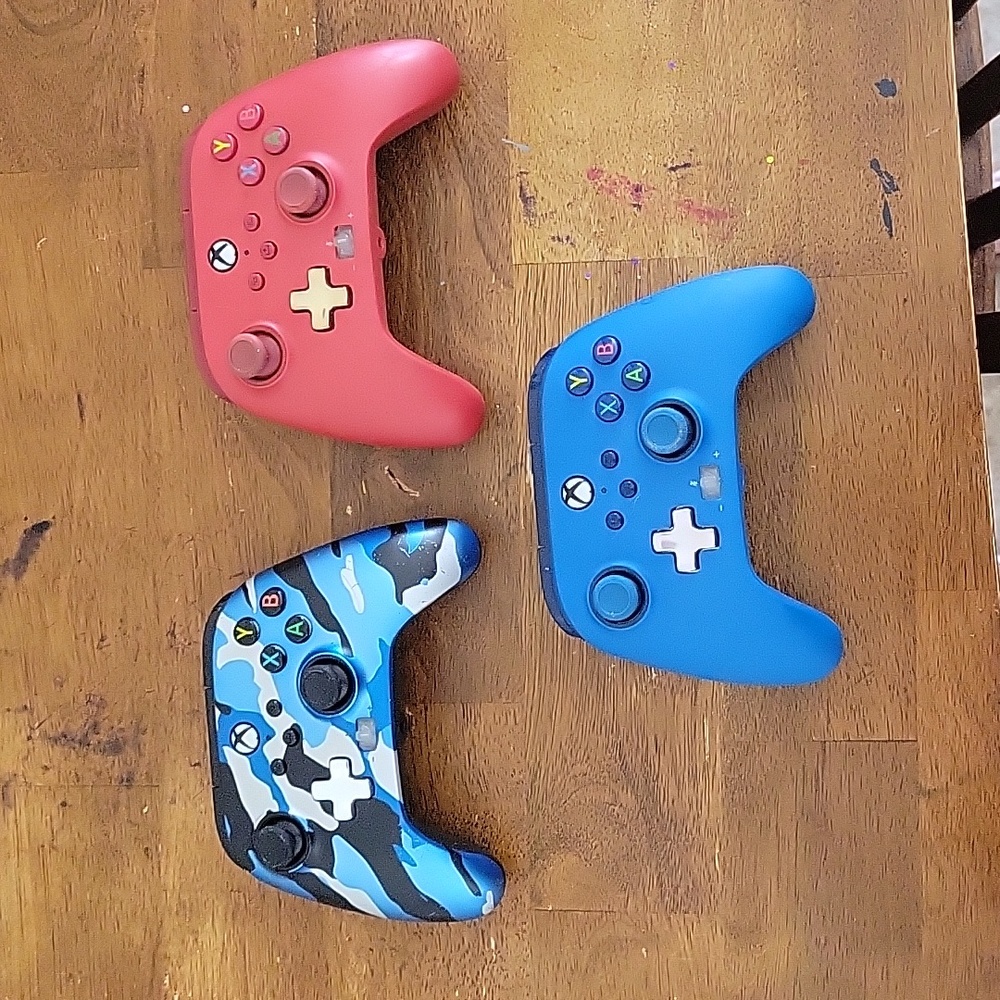 Xbox series controllers